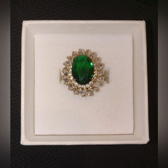 Simulated Green Diamond, Simulated Diamond Ring in Dualtone (Size 7.75) 2.50 ctw - Picture 4 of 4